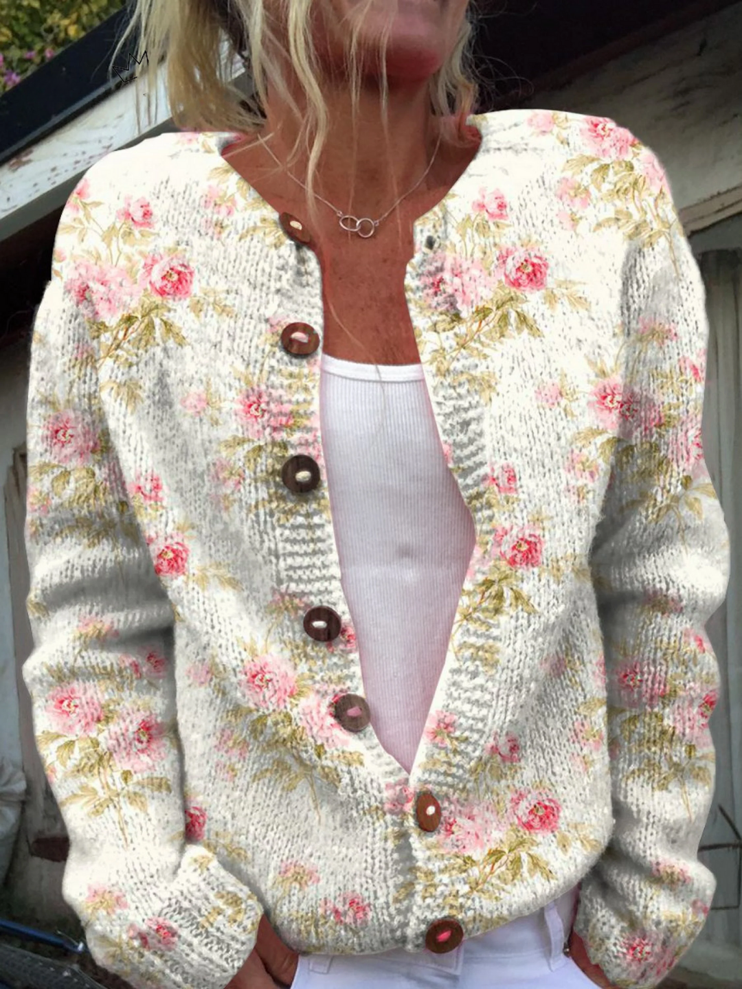 Imprimé de Fleurs Roses Fraîches et de Feuilles Vertes | Pull Cardigan Boutonné