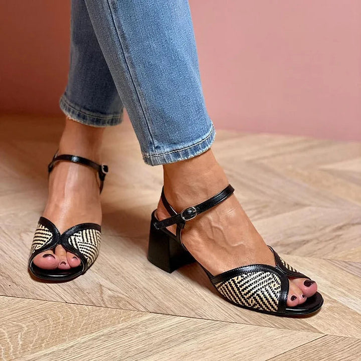 SANDALLES EN TISSU TRESSÉ AVEC TALON LARGE