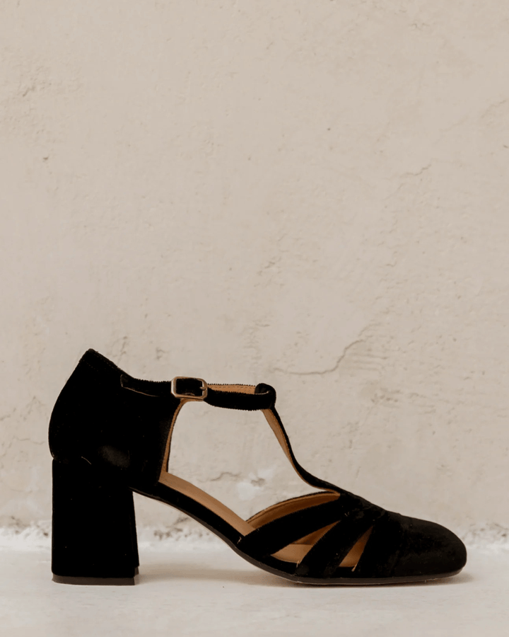 CHAUSSURE AVEC BRIDE EN T ET TALON STABLE