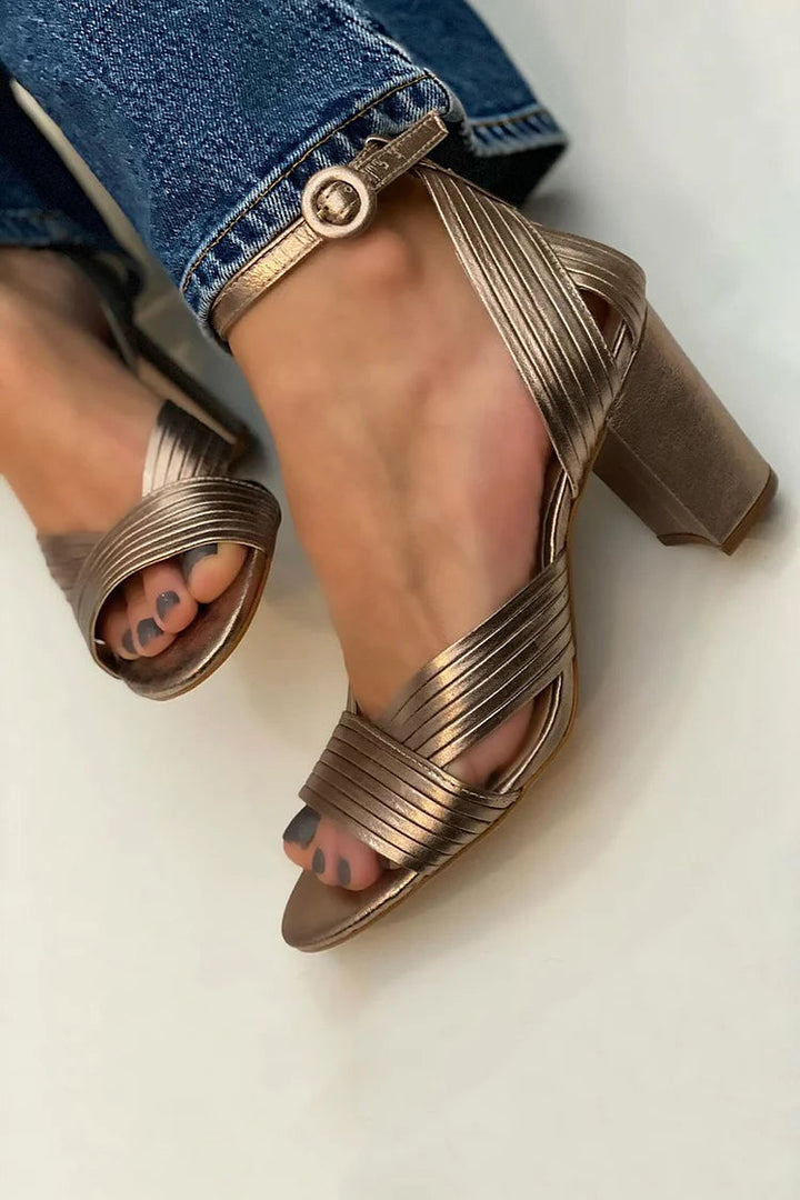 SANDALES À BRIDES ÉLÉGANTES