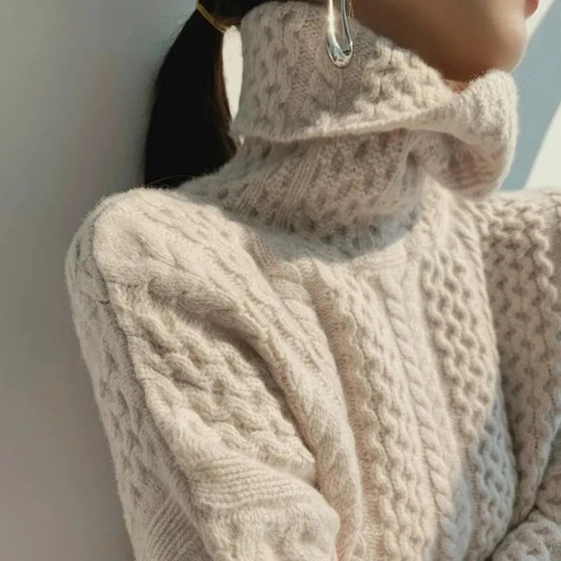 Lucie – Pull en couture avec col roulé