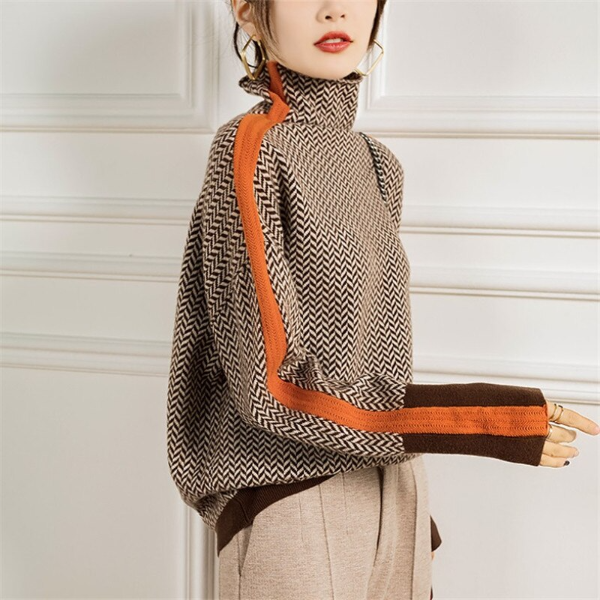 Elise | Sweat-shirt à col roulé avec des rayures contrastées marquées