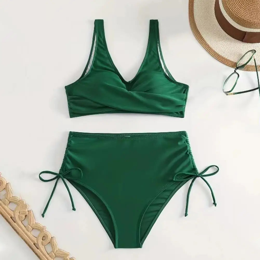 Sarena | Votre bikini sculptant pour le ventre avec un élégant décolleté en V