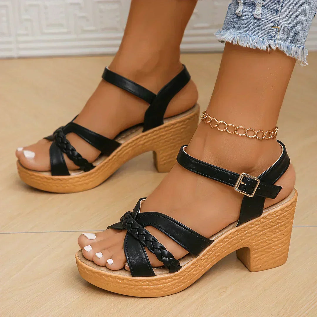 SANDALS À TALONS TRESSÉS