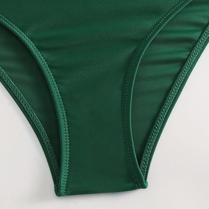 Sarena | Votre bikini sculptant pour le ventre avec un élégant décolleté en V