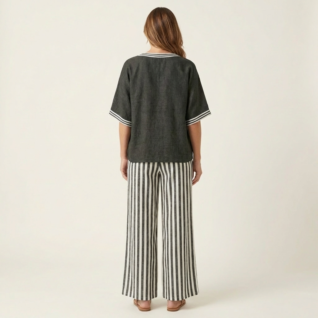Juliana | Haut Varsity à Col V & Ensemble Pantalon Large Rayé